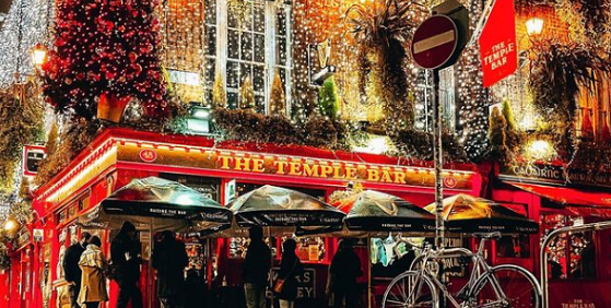 The Temple Bar pub at christmas